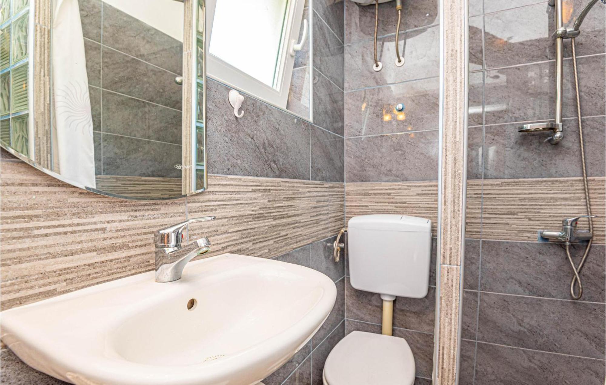 Nice Home In Zatoglav With House Sea View Podglavica المظهر الخارجي الصورة